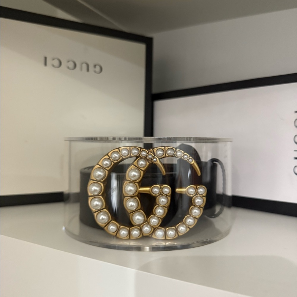 Gucci Black Leather Belt with Gold GG Buckle
